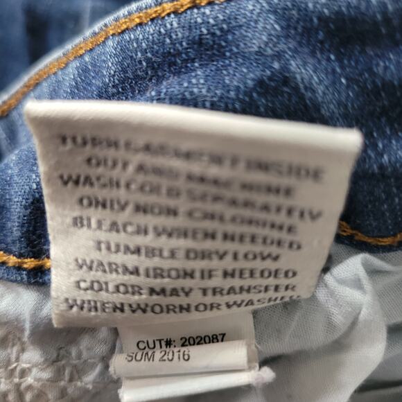 Torrid Size 22 Distressed Jean Shorts Medium Wash Casual Everyday Vacation - Picture 7 of 8